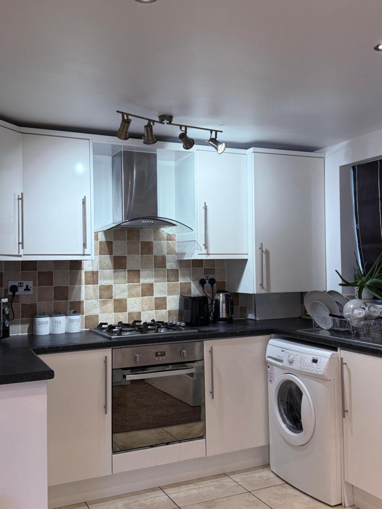 Cosy Guest Suite, West London Гаунслоу Екстер'єр фото