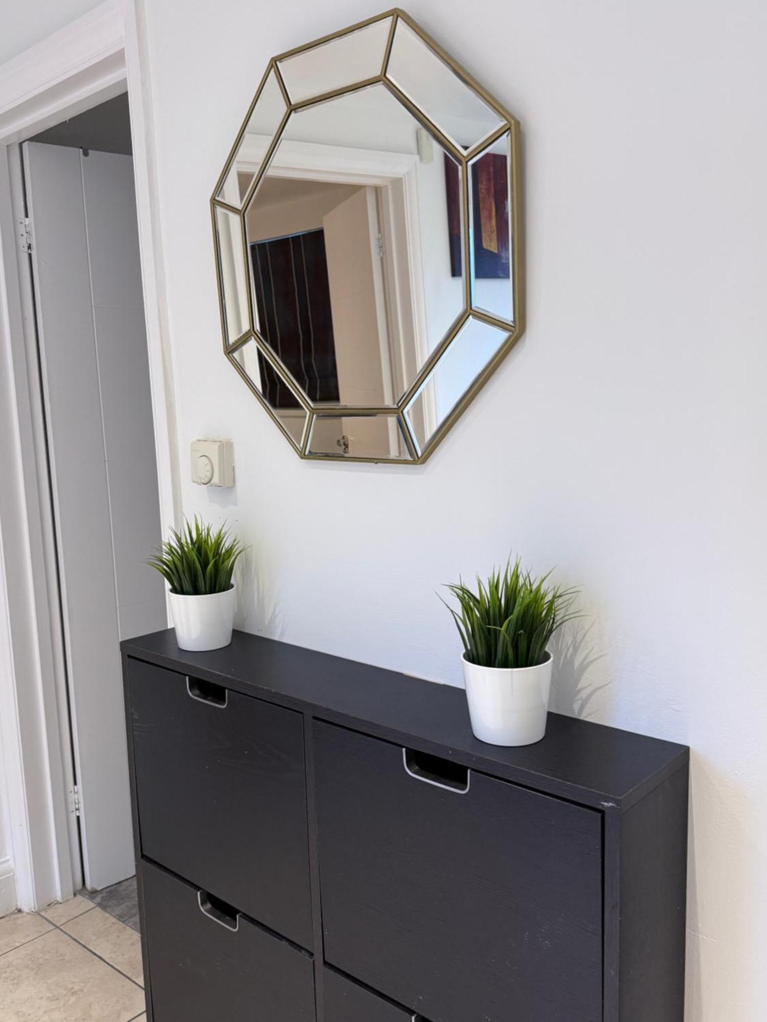 Cosy Guest Suite, West London Гаунслоу Екстер'єр фото